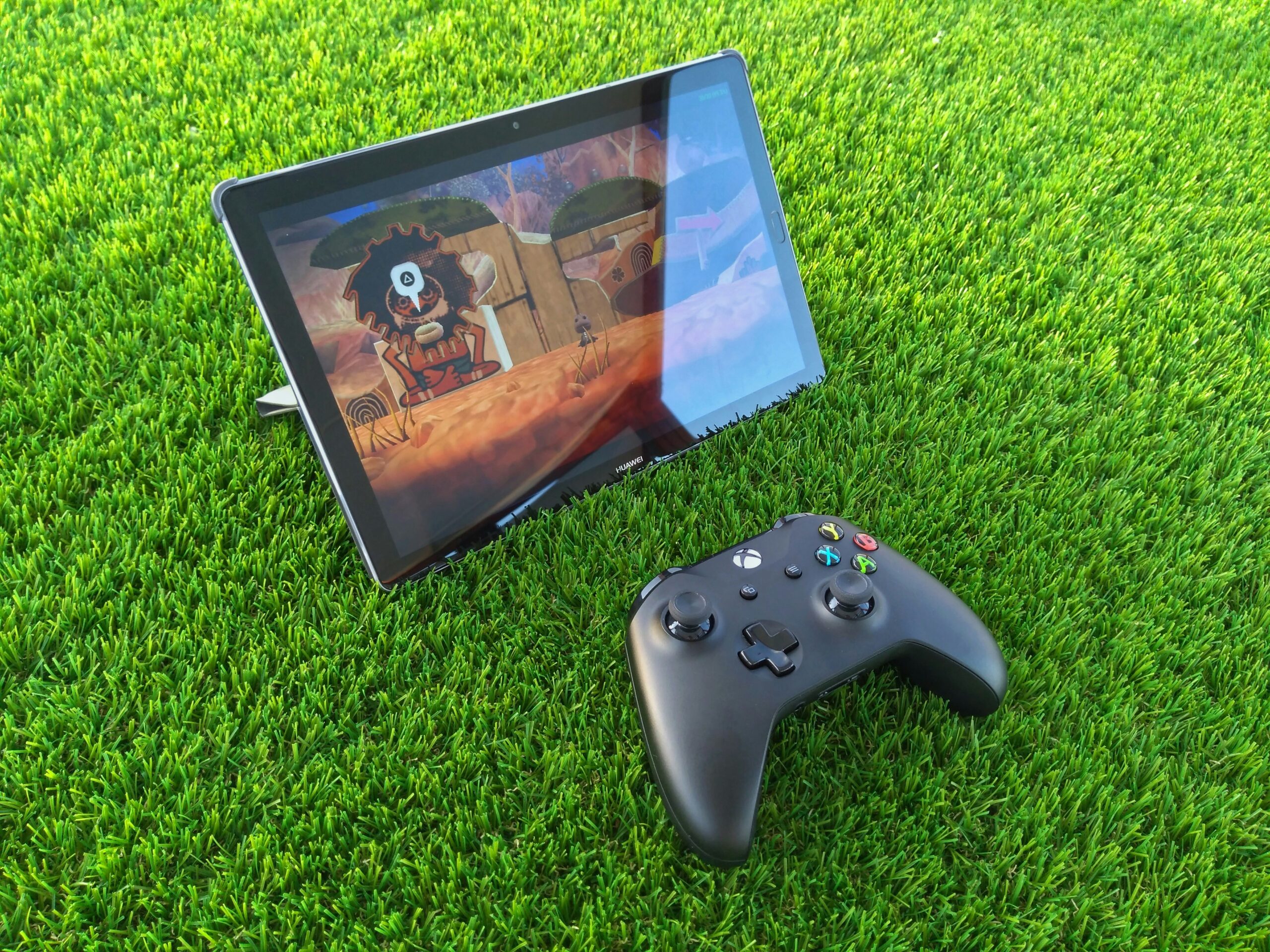 A tablet running an Xbox Cloud Gaming title